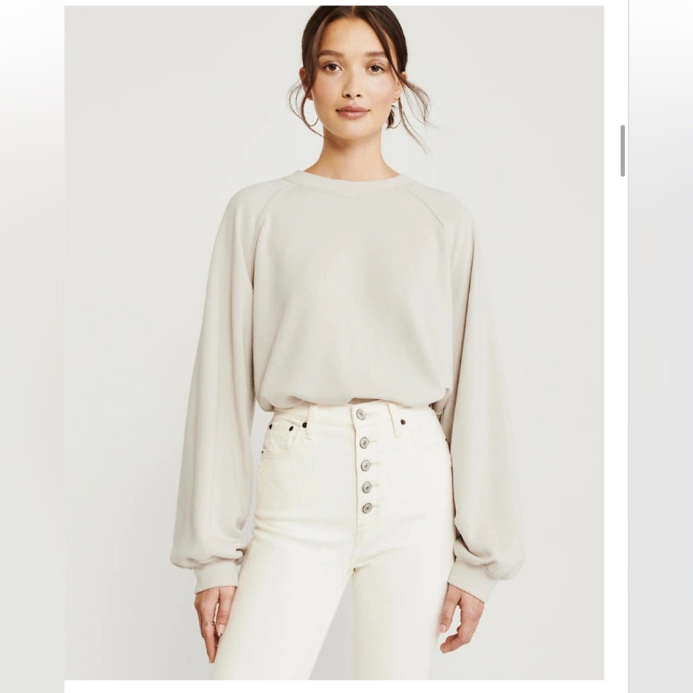 Abercrombie & Fitch Puff Sleeve Crewneck Sweatshirt in Cream XS